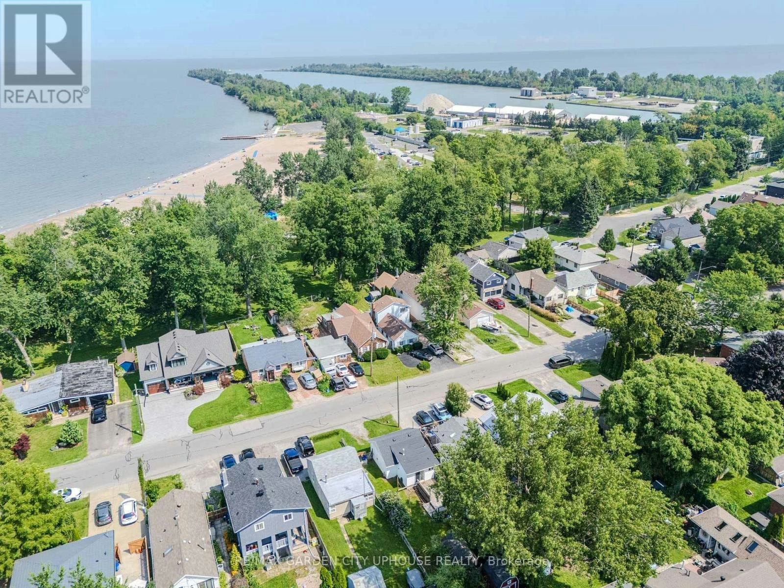 12 Beachaven Drive, St. Catharines, ON, L2M 1A4 - 2