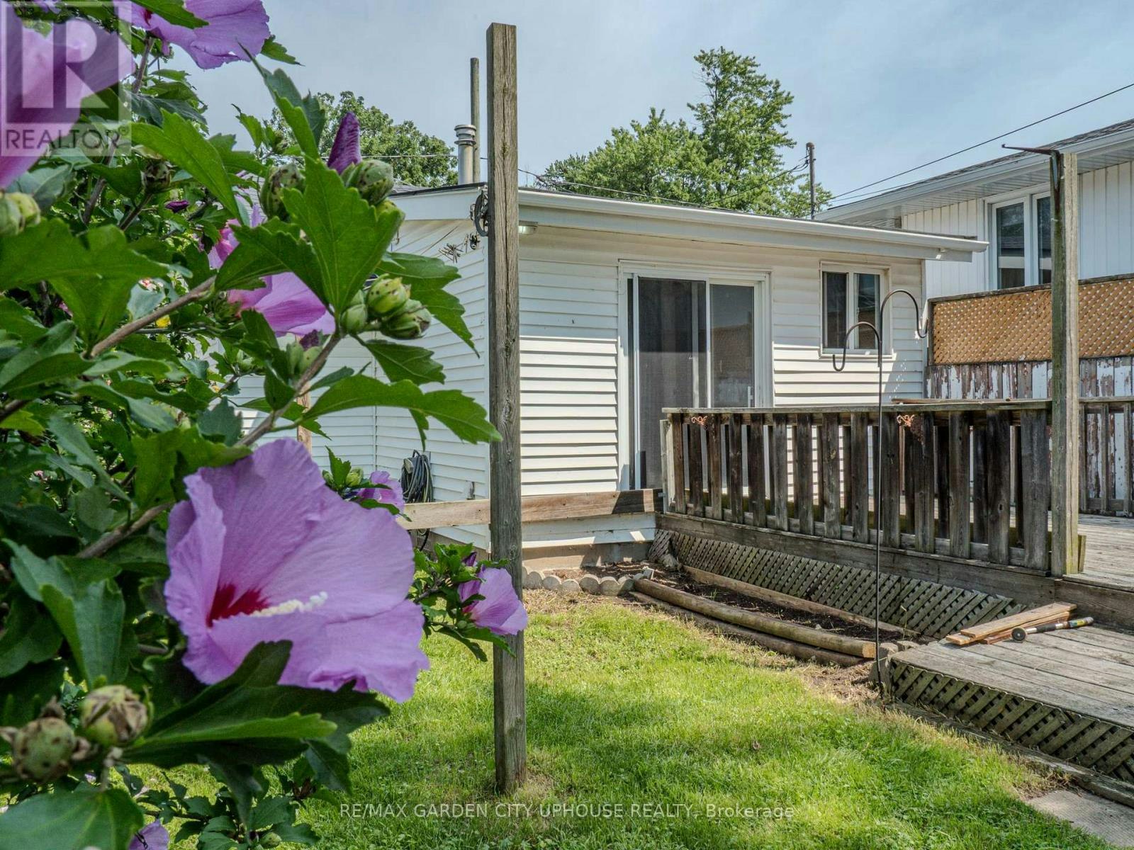 12 Beachaven Drive, St. Catharines, ON, L2M 1A4 - 11