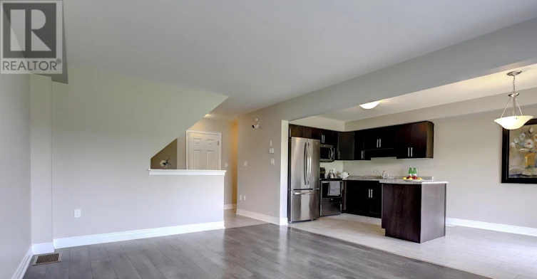 8025 Cole Court, Niagara Falls, ON, L2G 0H8 - 11