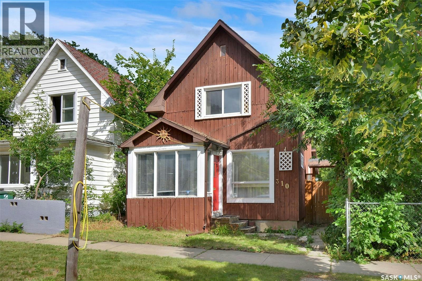 310 J Avenue N, Saskatoon, SK, S7L 2K2
