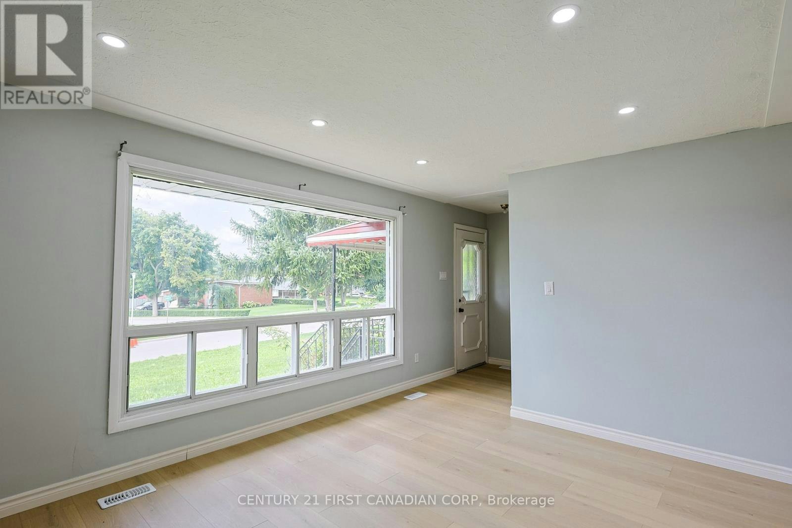 UPPER-268 Burlington Crescent, London, ON, N5Z 3G5 - 4