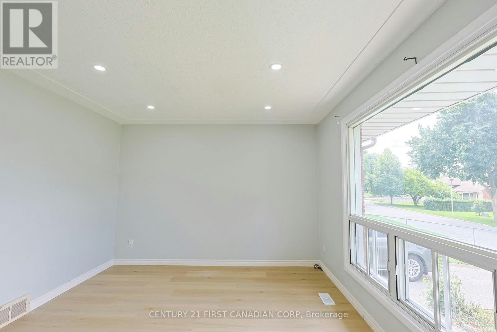 UPPER-268 Burlington Crescent, London, ON, N5Z 3G5 - 7