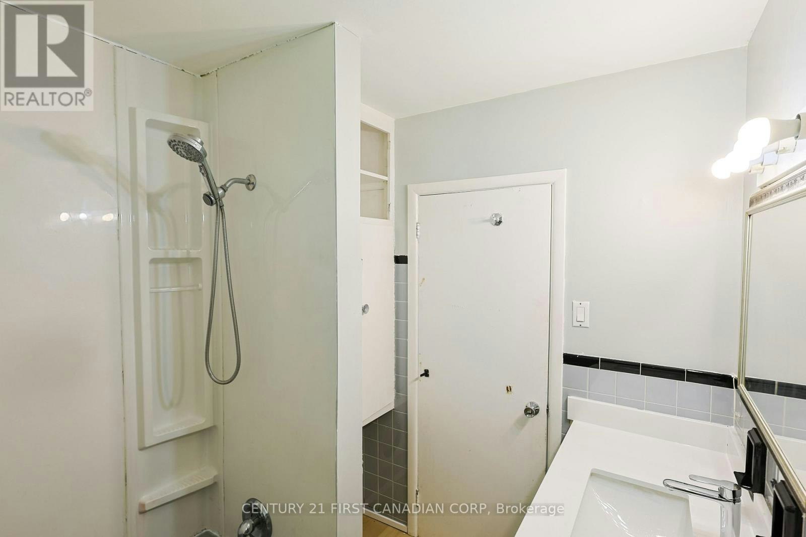 UPPER-268 Burlington Crescent, London, ON, N5Z 3G5 - 24
