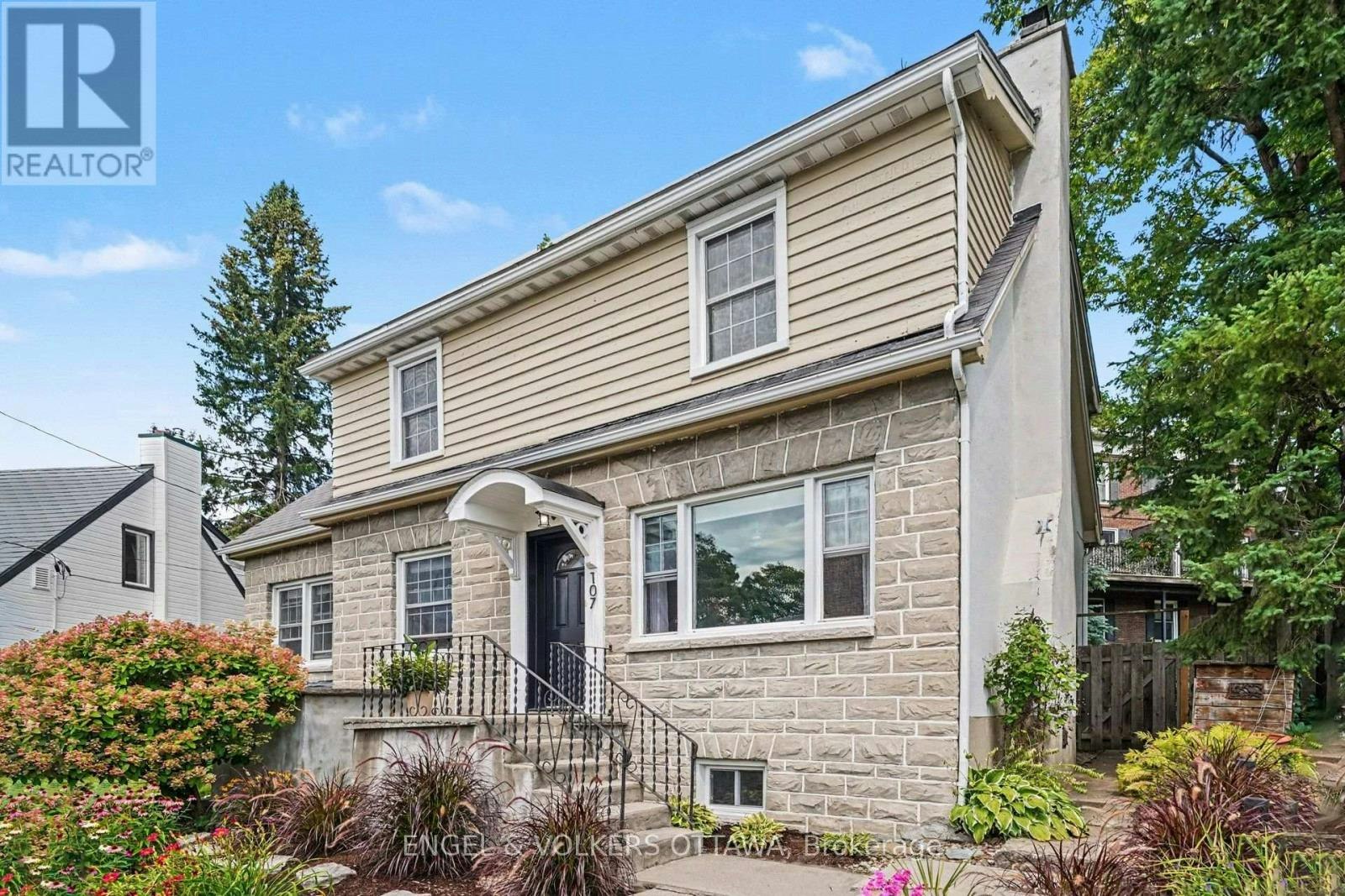 107 Ivy Crescent, Ottawa, ON, K1M 1Y1