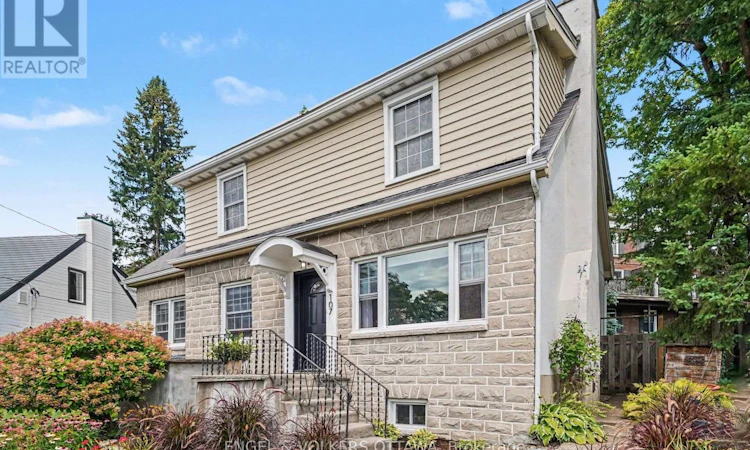 107 Ivy Crescent