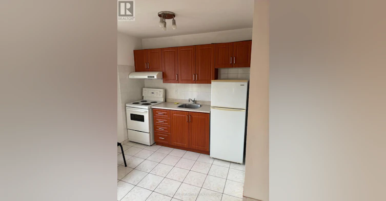 3-620 Dundas Street W, Toronto, ON, M5T 1H7