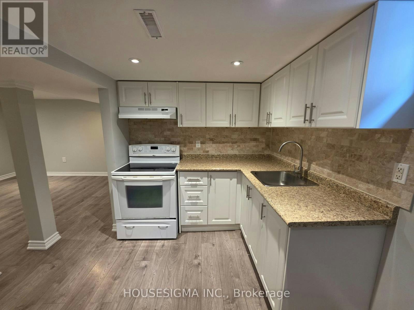 LOWER-158 Patterson Street, Newmarket, ON, L3Y 4Y8