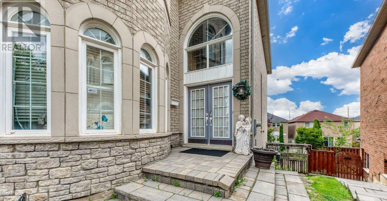 5486 Landsborough Avenue, Mississauga, ON, L5R 3X1 - 3