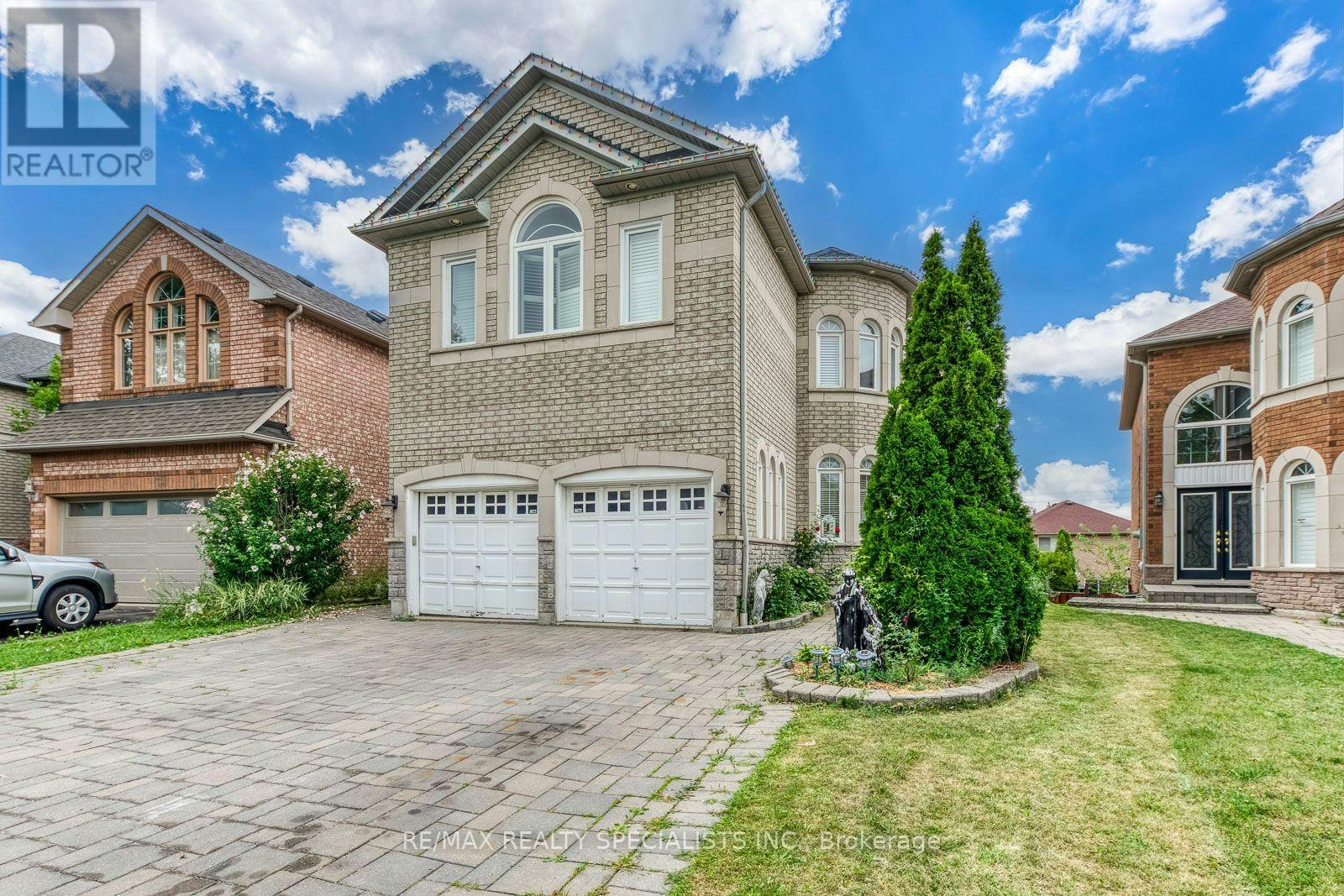 5486 Landsborough Avenue, Mississauga, ON, L5R 3X1 - 2