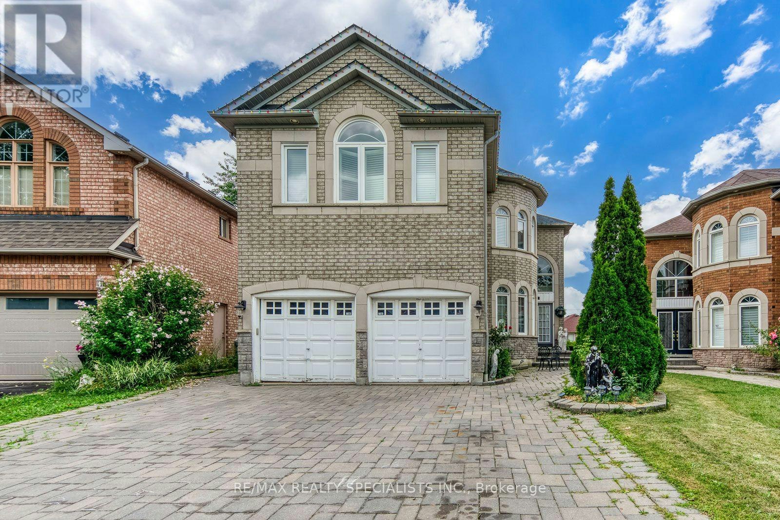 5486 Landsborough Avenue, Mississauga, ON, L5R 3X1