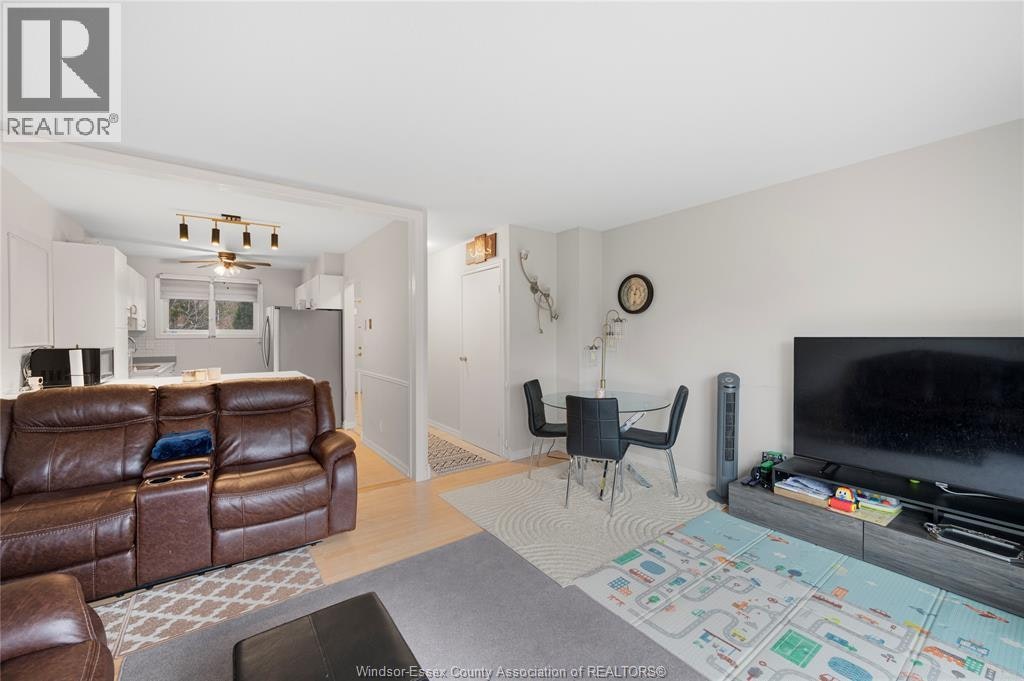 6384 Thornberry Crescent, Windsor, ON, N8T 3A2 - 6