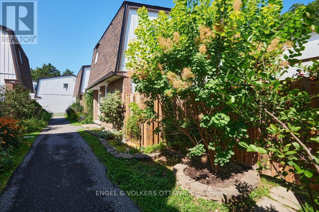110-837 Eastvale Drive, Ottawa, ON, K1J 7T5 - 4