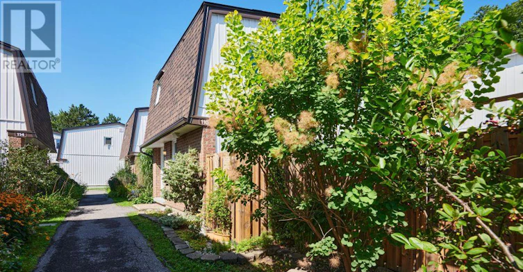 110-837 Eastvale Drive, Ottawa, ON, K1J 7T5 - 4