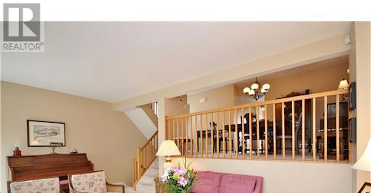 287 Knudson Drive, Ottawa, ON, K2K 2N8 - 4