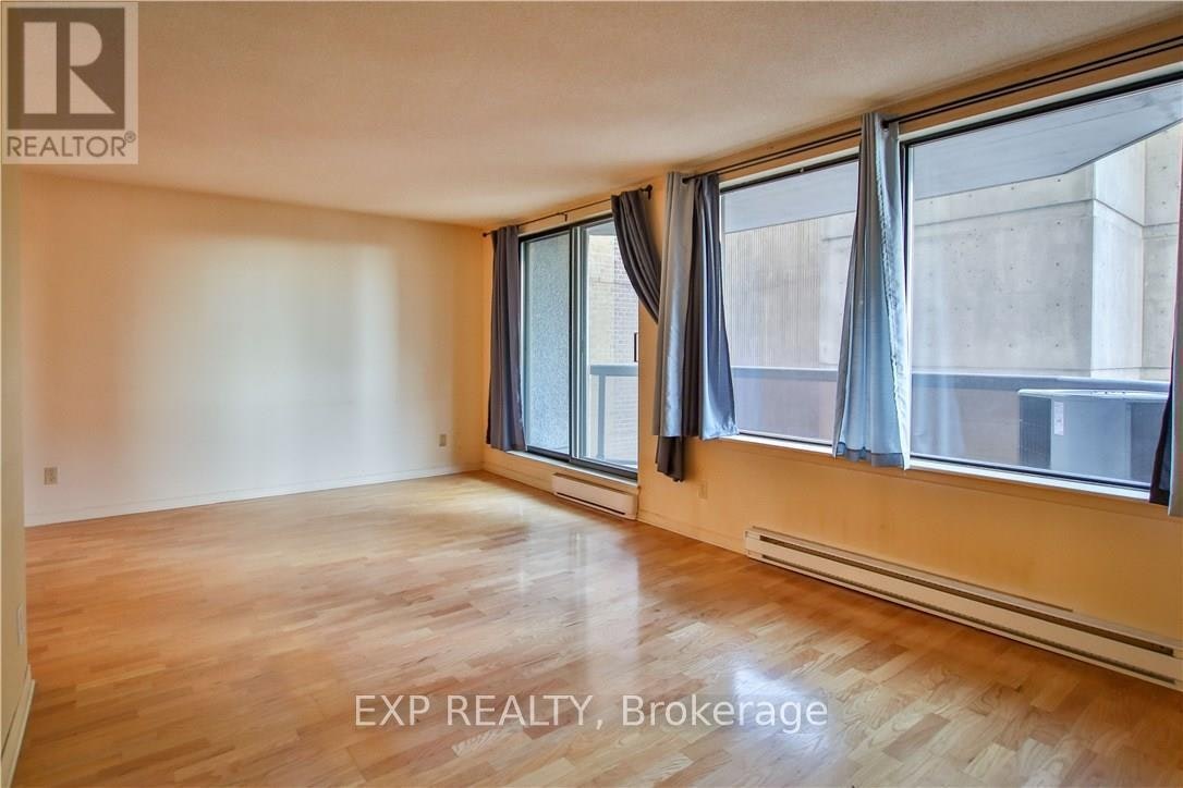 403-470 Laurier Avenue W, Ottawa, ON, K1R 7W9 - 8