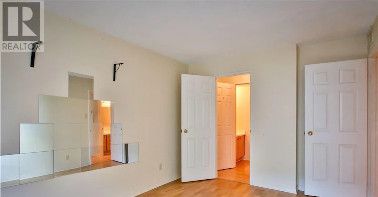 403-470 Laurier Avenue W, Ottawa, ON, K1R 7W9 - 10