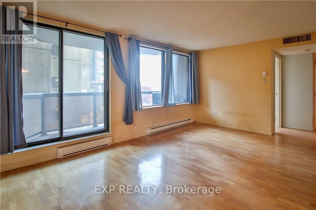 403-470 Laurier Avenue W, Ottawa, ON, K1R 7W9 - 7