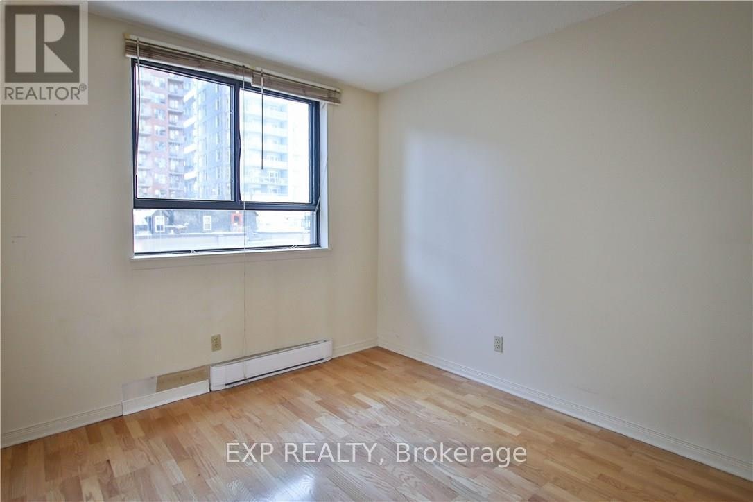 403-470 Laurier Avenue W, Ottawa, ON, K1R 7W9 - 11