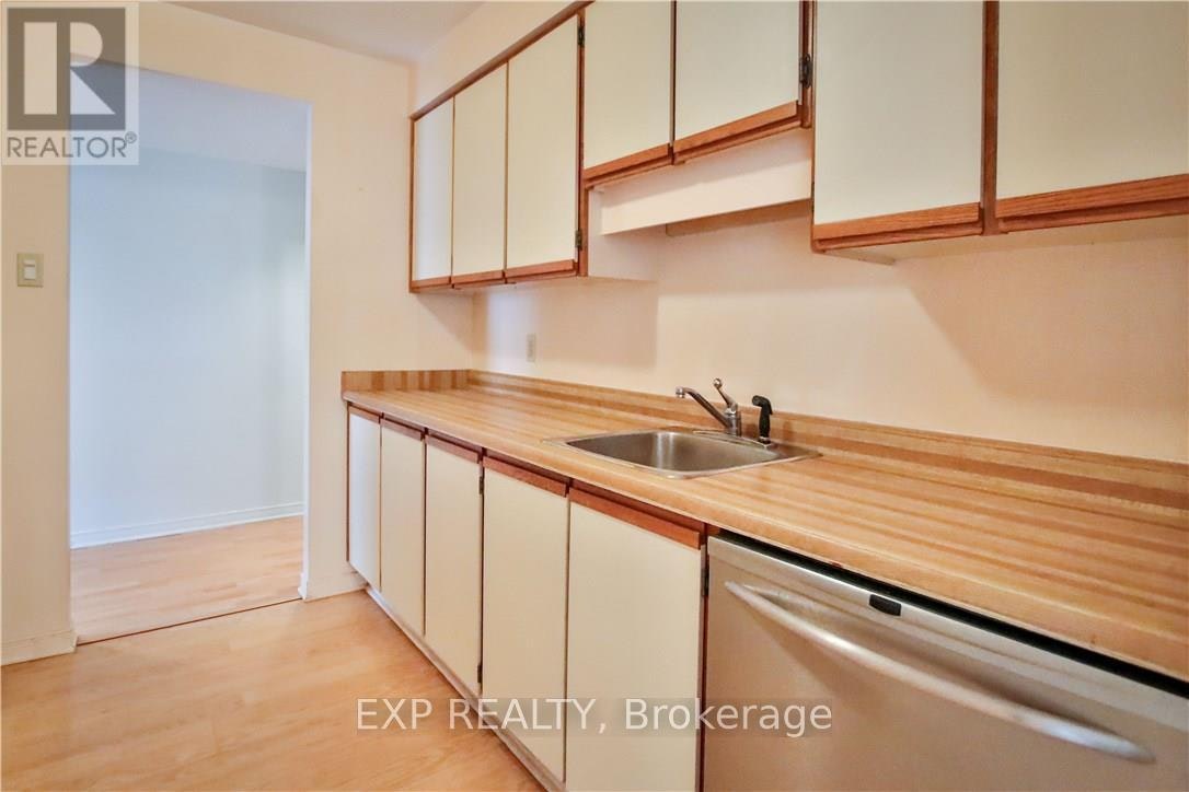 403-470 Laurier Avenue W, Ottawa, ON, K1R 7W9 - 5