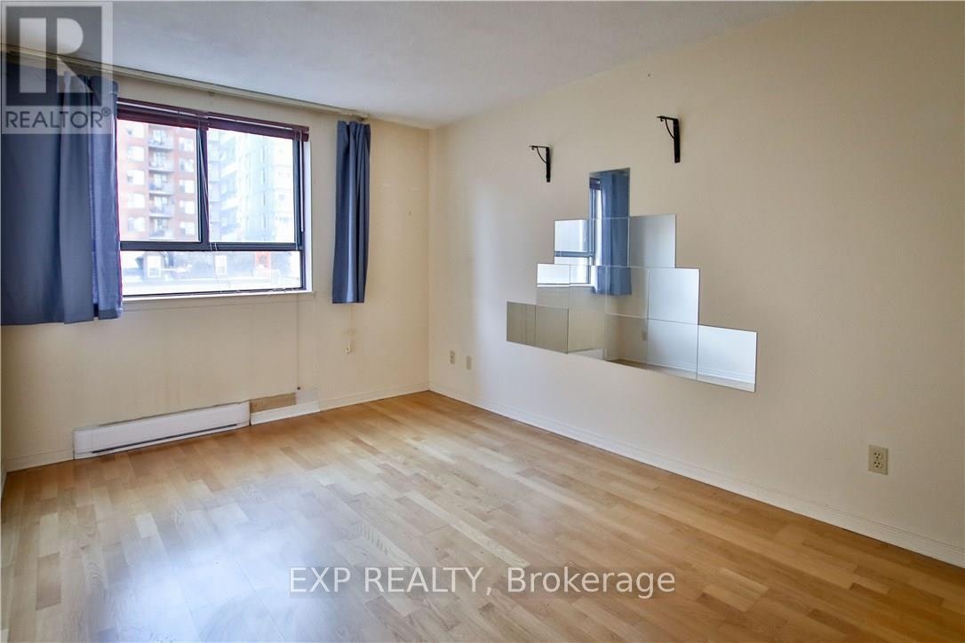 403-470 Laurier Avenue W, Ottawa, ON, K1R 7W9 - 9