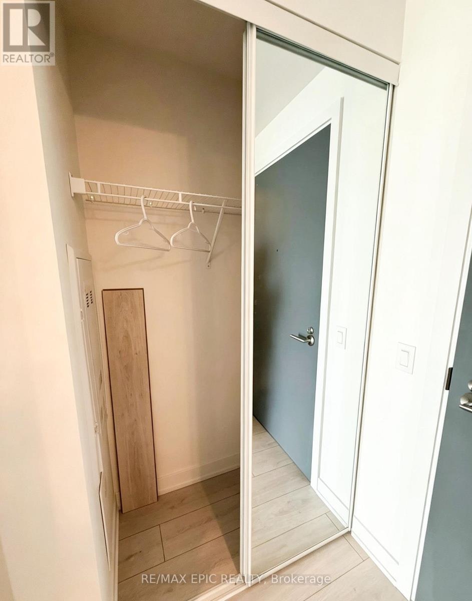 901-5858 Yonge Street, Toronto, ON, M2M 0C6 - 3
