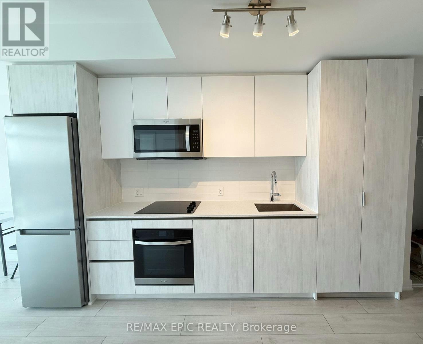 901-5858 Yonge Street, Toronto, ON, M2M 0C6 - 5