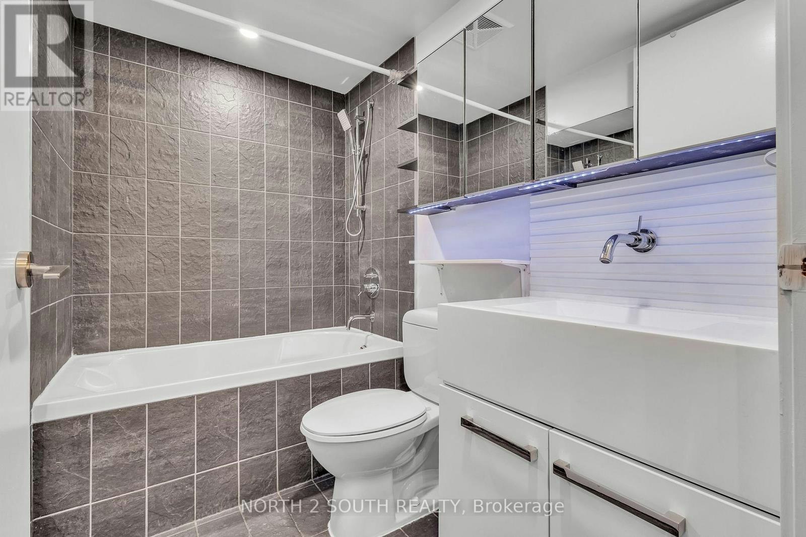 524-55 Stewart Street, Toronto, ON, M5V 2V1 - 14