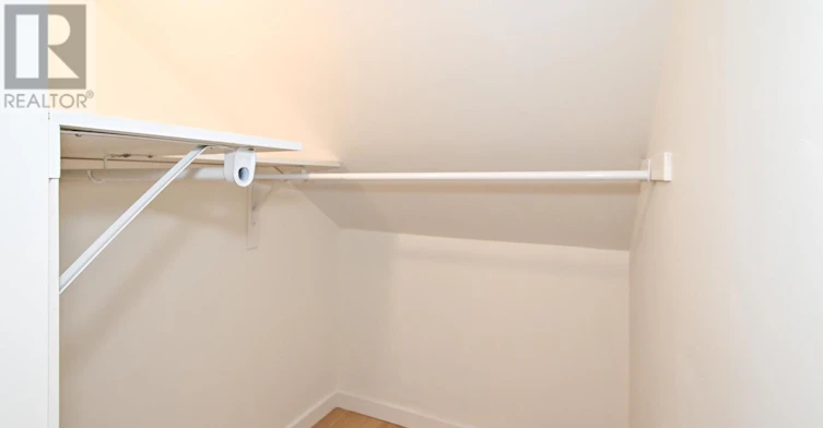 UPPER-113 Woodbine Avenue, Toronto, ON, M4L 3P1 - 15