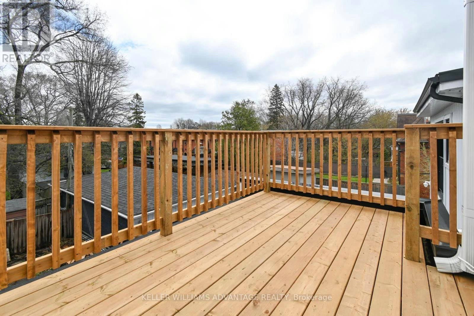 UPPER-113 Woodbine Avenue, Toronto, ON, M4L 3P1 - 19