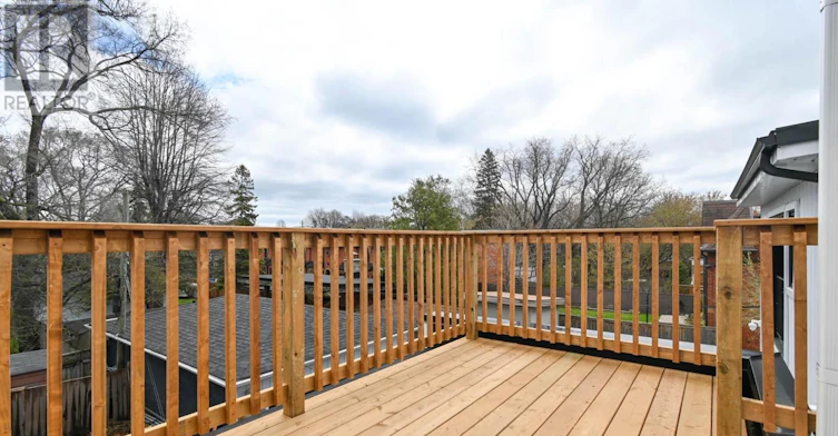 UPPER-113 Woodbine Avenue, Toronto, ON, M4L 3P1 - 19