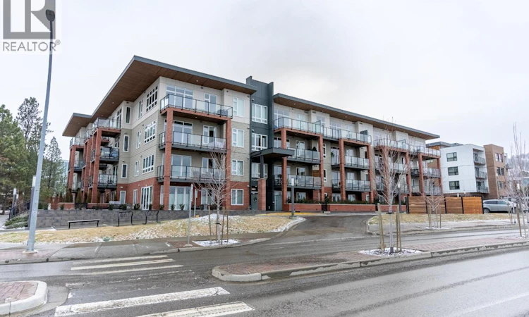 204-885 University Drive