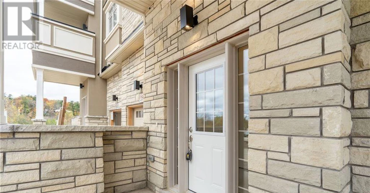 39-305 Garner Road, Hamilton, ON, L9G 5E6 - 2