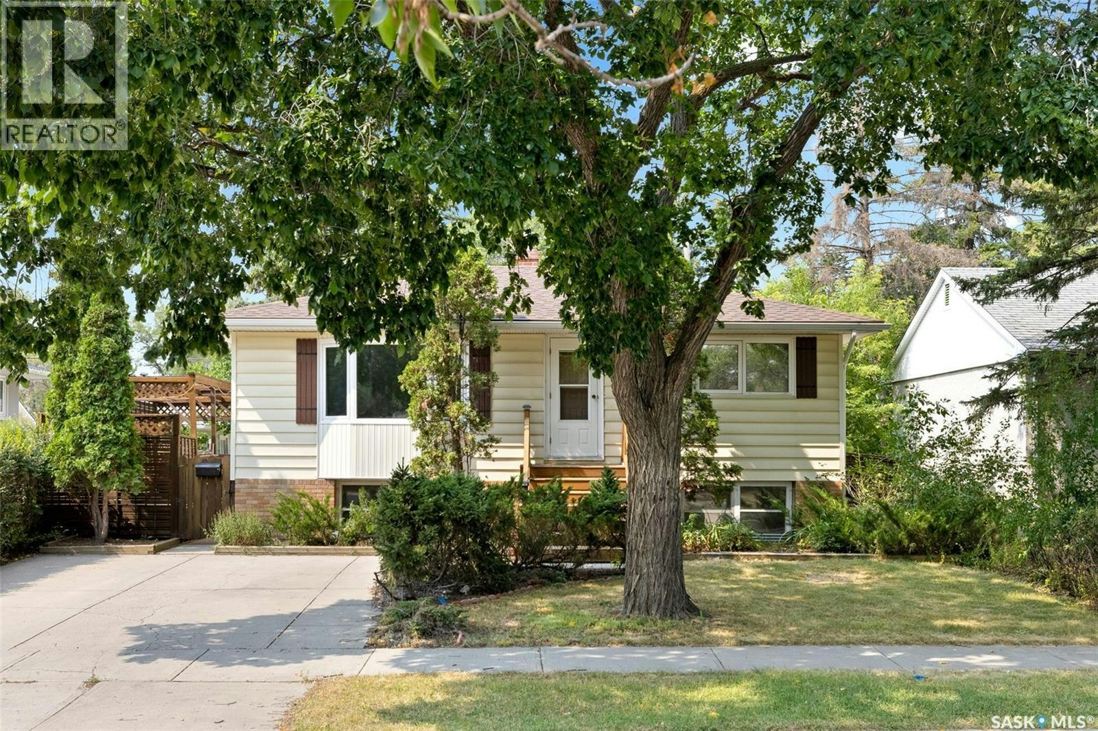 616 Broadway Avenue E, Regina, SK, S4N 1A1