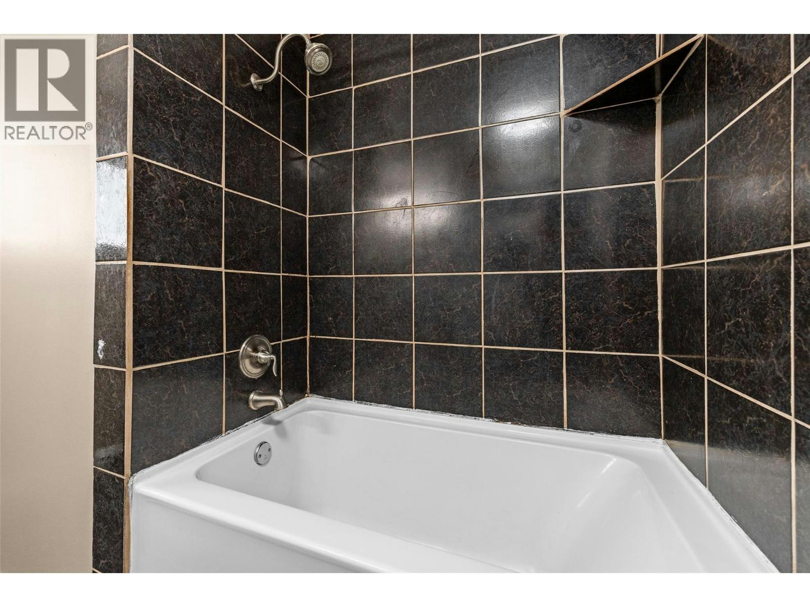 420 Hillaby Avenue, Kelowna, BC, V1X 6G2 - 24