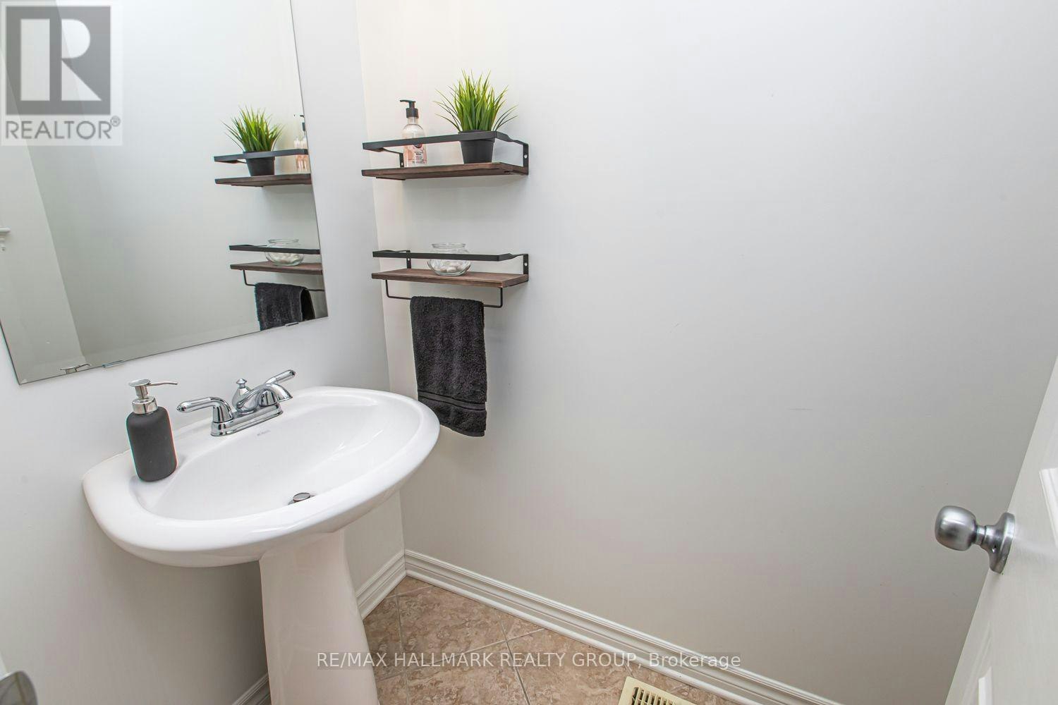 534 Rochefort Circle, Ottawa, ON, K4A 0M8 - 5