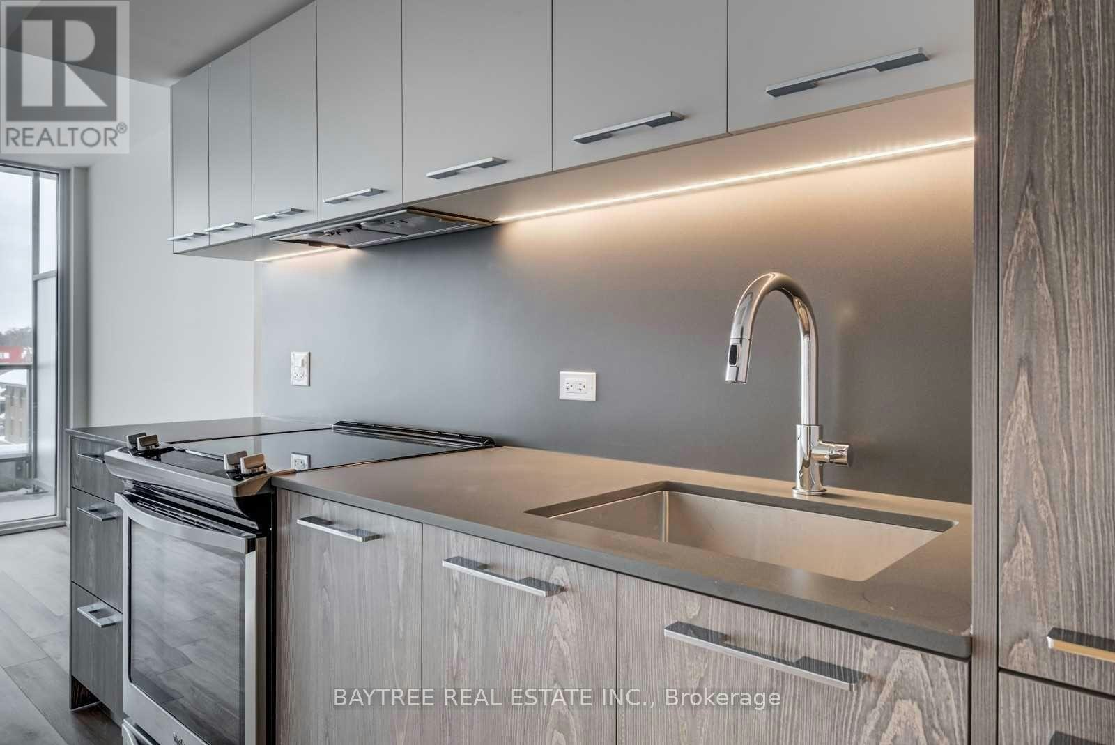 322-30 Baseball Place, Toronto, ON, M4M 0E8 - 3