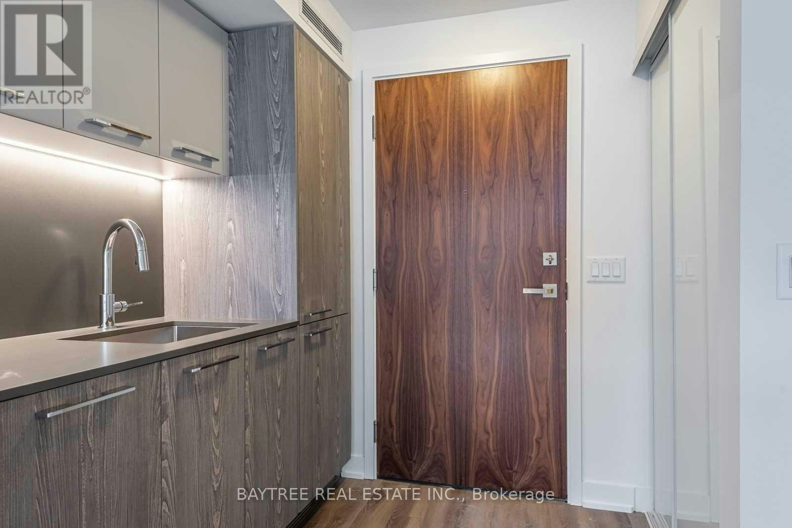 914-30 Baseball Place, Toronto, ON, M4M 0E8 - 4