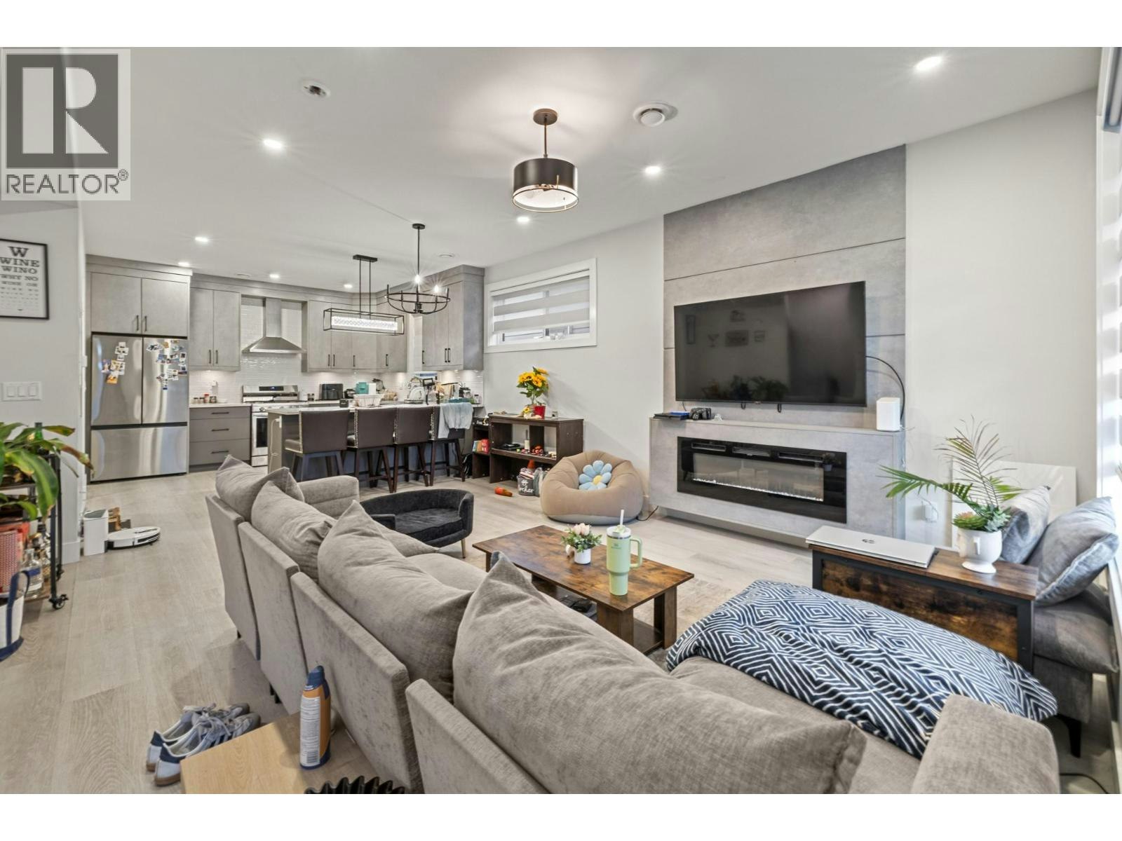 2-830 Glenwood Avenue, Kelowna, BC, V1Y 5M5