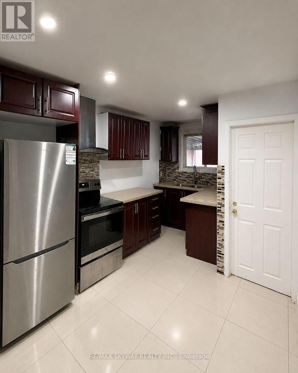 40 Dorward Drive, Toronto, ON, M9V 2J7 - 2