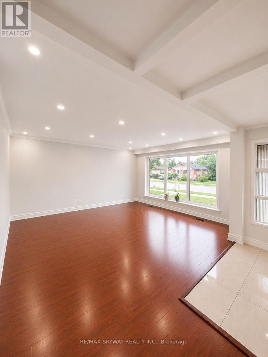 40 Dorward Drive, Toronto, ON, M9V 2J7 - 8