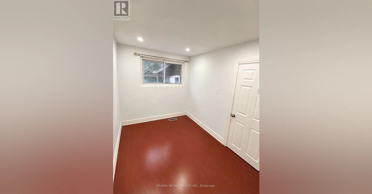 40 Dorward Drive, Toronto, ON, M9V 2J7 - 6