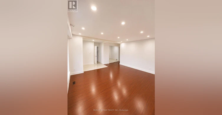 40 Dorward Drive, Toronto, ON, M9V 2J7 - 5