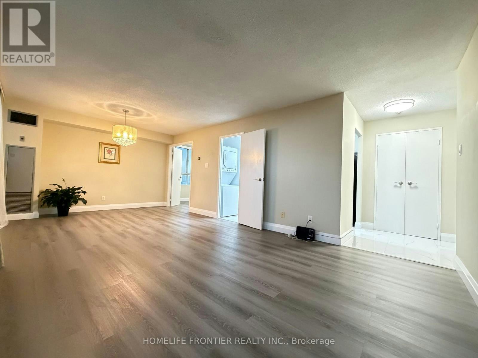 SPH7-3695 Kaneff Crescent, Mississauga, ON, L5A 4B6 - 15