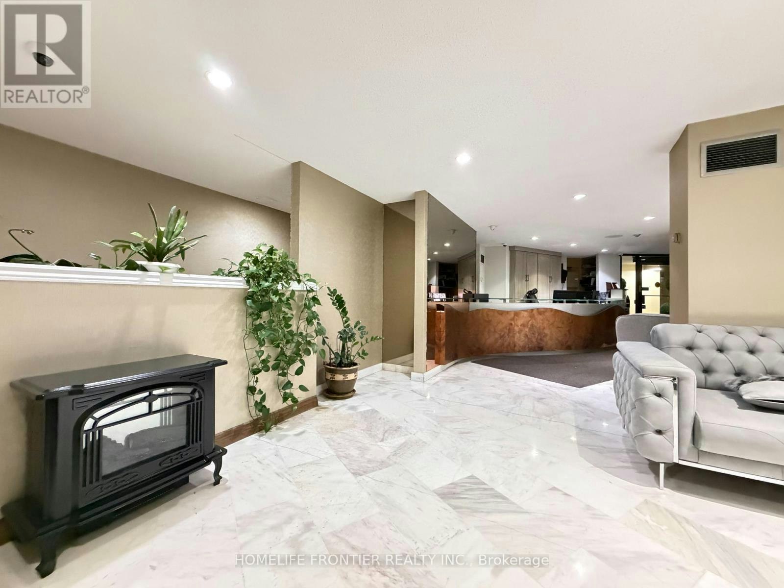 SPH7-3695 Kaneff Crescent, Mississauga, ON, L5A 4B6 - 4