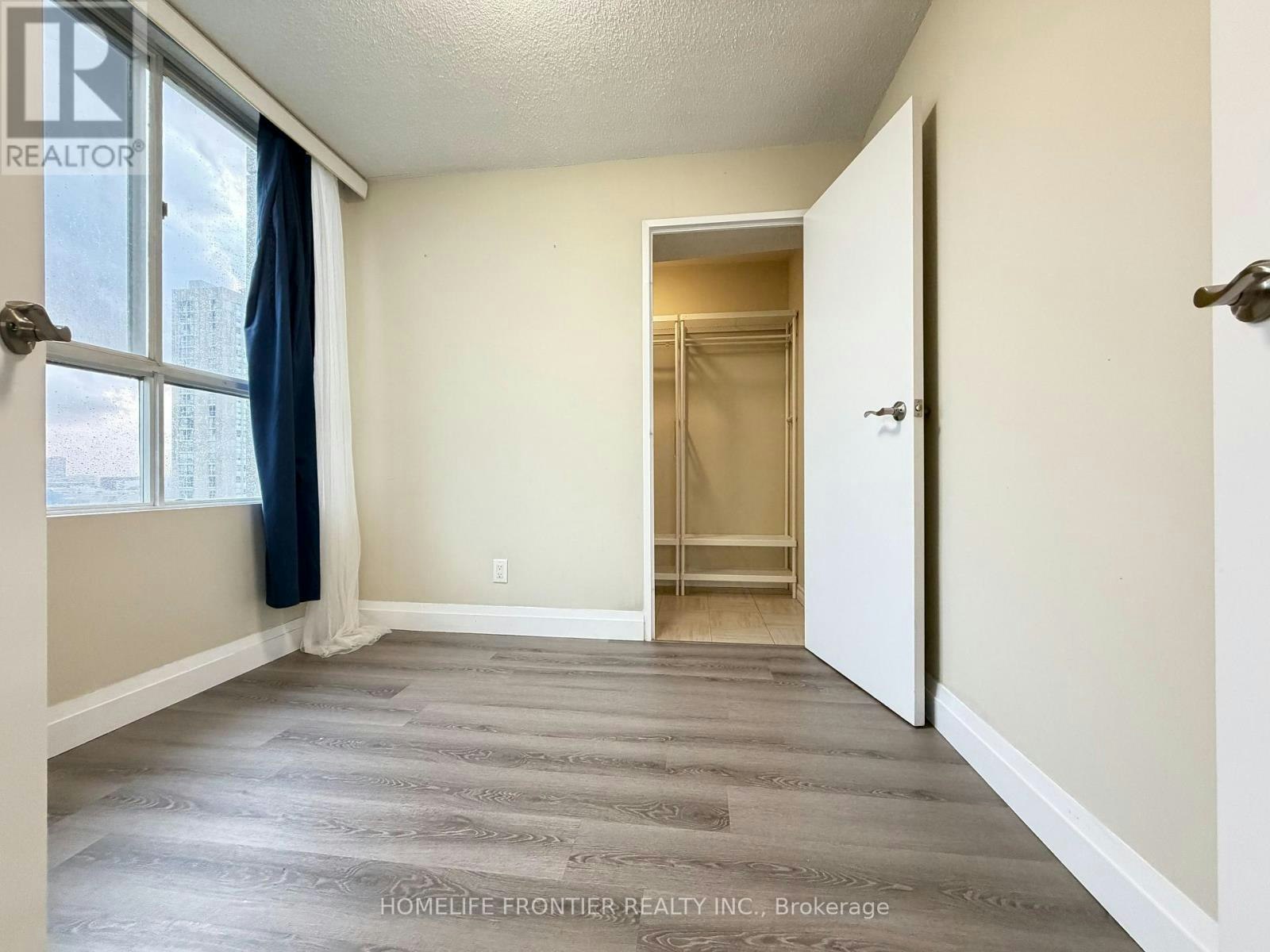 SPH7-3695 Kaneff Crescent, Mississauga, ON, L5A 4B6 - 25