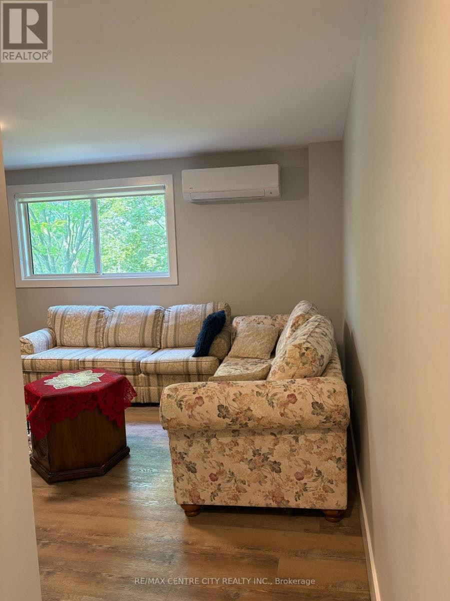 9-400 Scenic Drive S, London, ON, N5Z 3A8 - 9