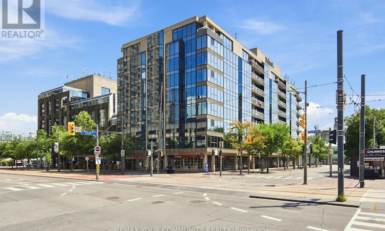 705-251 Queens Quay