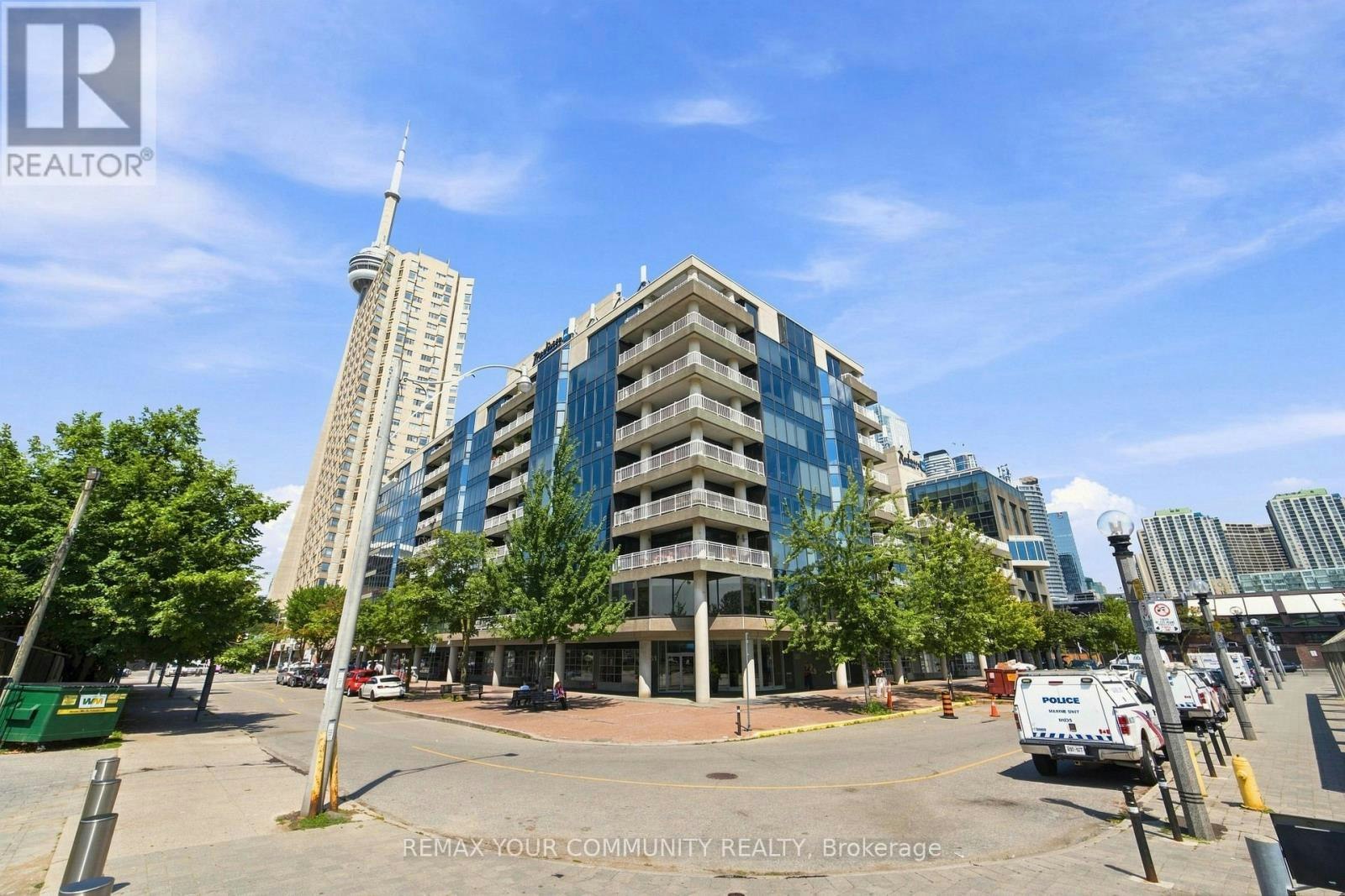 705-251 Queens Quay, Toronto, ON, M5J 2N6 - 2