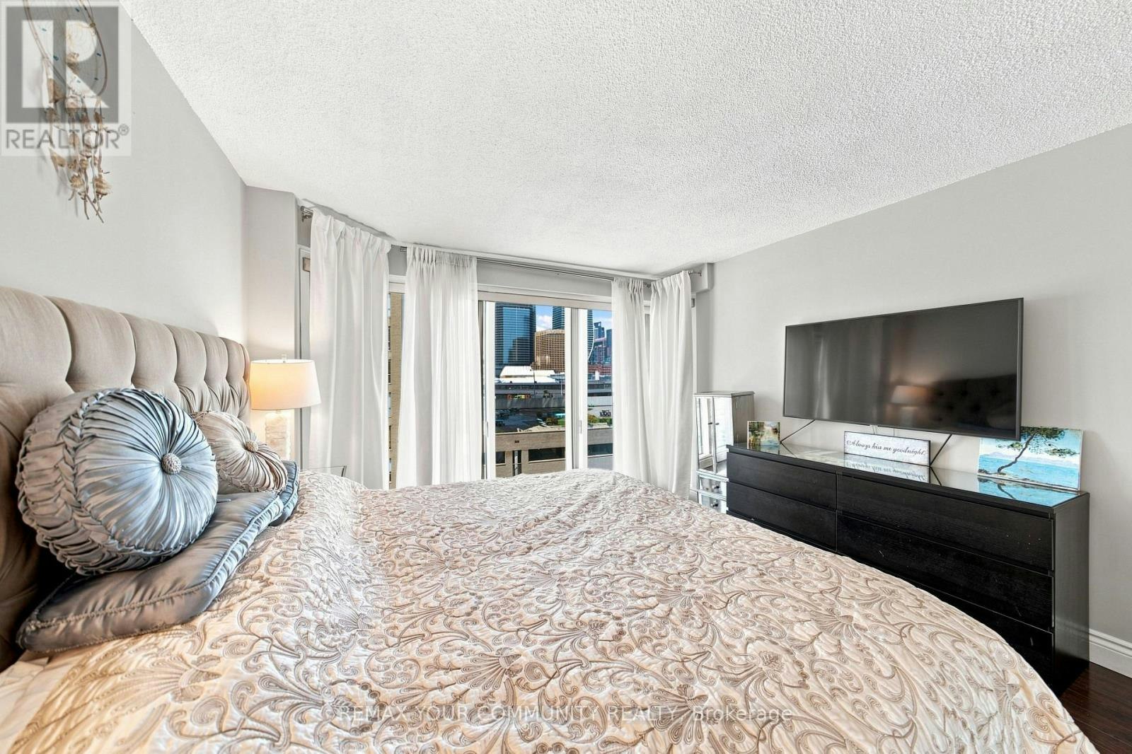 705-251 Queens Quay, Toronto, ON, M5J 2N6 - 31