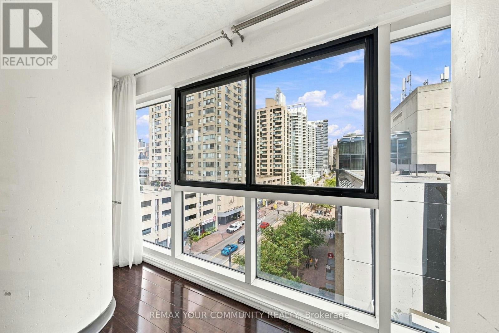 705-251 Queens Quay, Toronto, ON, M5J 2N6 - 28
